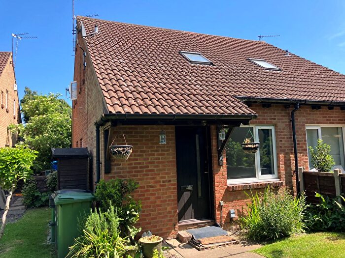 1 Bedroom Semi-Detached House To Rent In Milford Close, St Albans, AL4