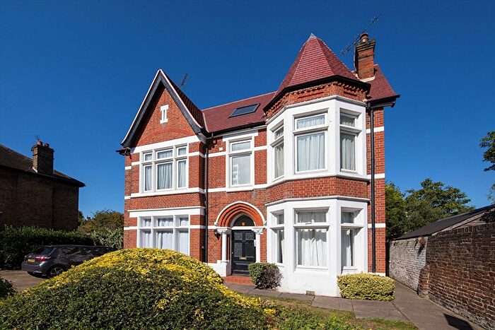 3 Bedroom Flat To Rent In Grange Road, Ealing, W5