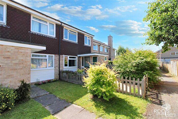 3 Bedroom Terraced House For Sale In Villiers Walk, Wash Common, Newbury, Berkshire, RG14