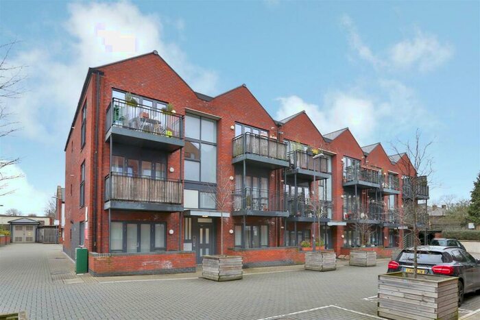 1 Bedroom Apartment To Rent In Leverton Close, Wood Green, N22