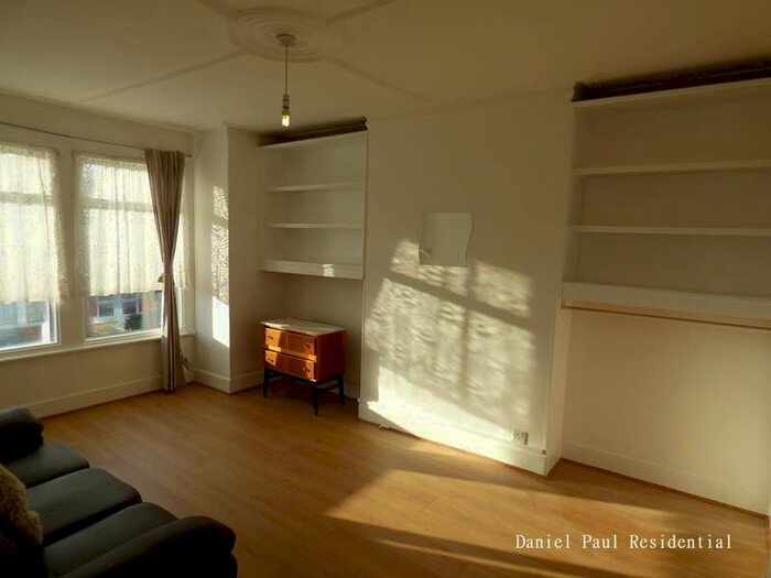 3 Bedroom Duplex Flat To Rent In Bramley Road, W5