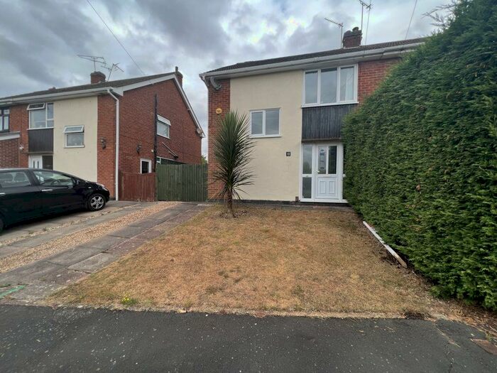 3 Bedroom Semi-Detached House To Rent In Kent Drive, Oadby, LE2