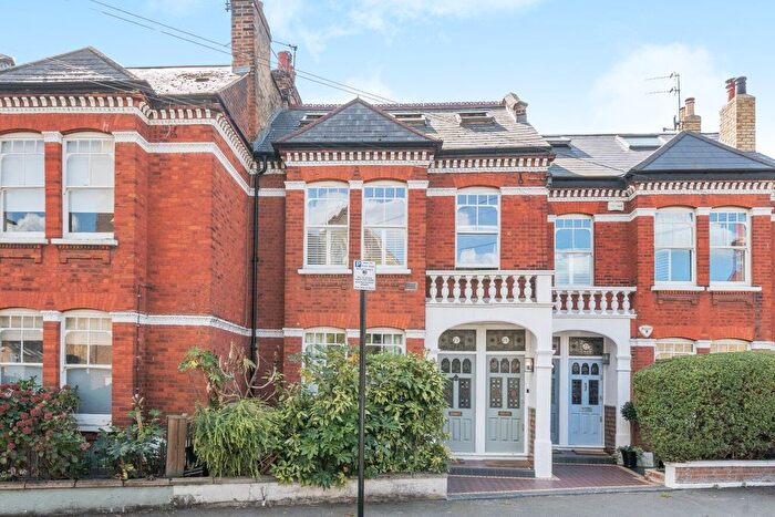 2 Bedroom Flat For Sale In Narbonne Avenue, London, SW4