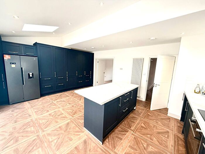 3 Bedroom Property To Rent In Saxville Road, Orpington, BR5