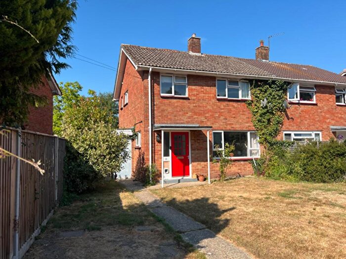 3 Bedroom Semi-Detached House For Sale In Elm Crescent, Hythe, Southampton, Hampshire, SO45