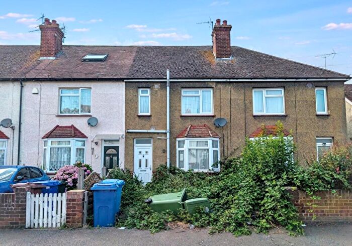 3 Bedroom Terraced House For Sale In Cecil Avenue, Sheerness, Kent, ME12