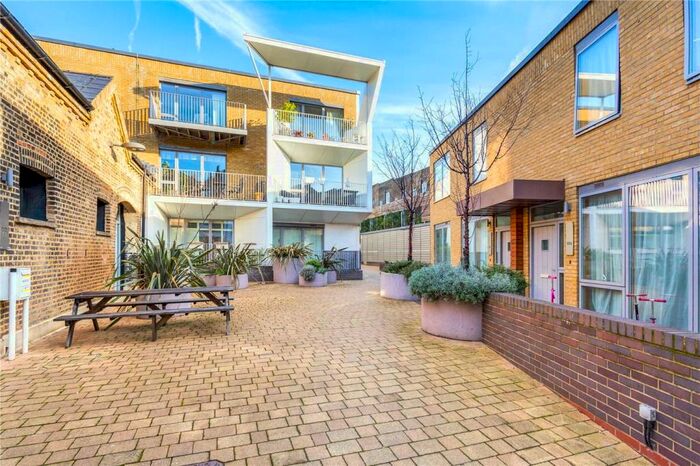 1 Bedroom Apartment To Rent In Caledonian Road, Islington, London, N1