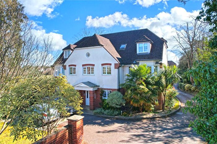 3 Bedroom Apartment For Sale In Ridgway Road, Farnham, Surrey, GU9