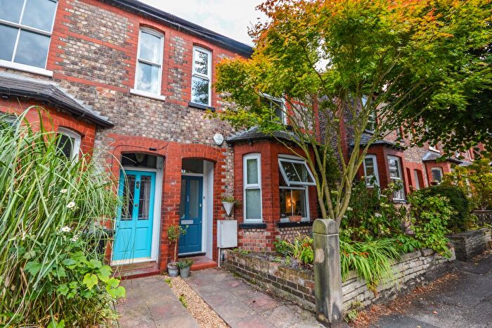 3 Bedroom End Of Terrace House To Rent In Beech Road, Hale, WA15