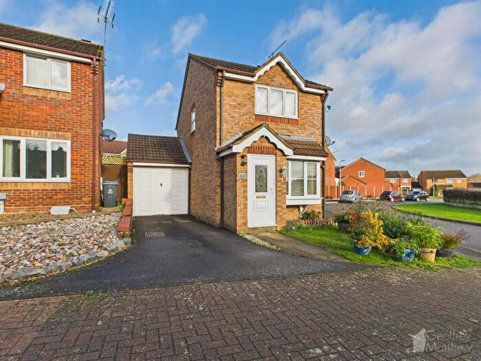 Detached House For Sale In Boxfield Green, Stevenage, SG2