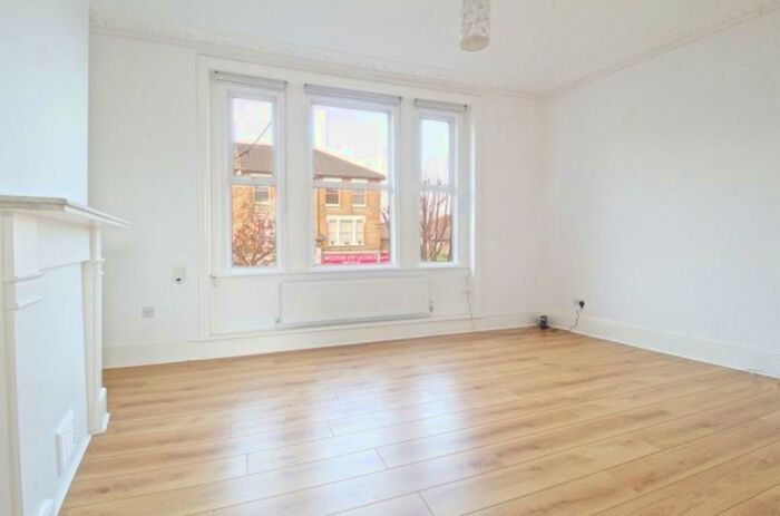 3 Bedroom Apartment To Rent In Weston Park, Crouch End, London, N8