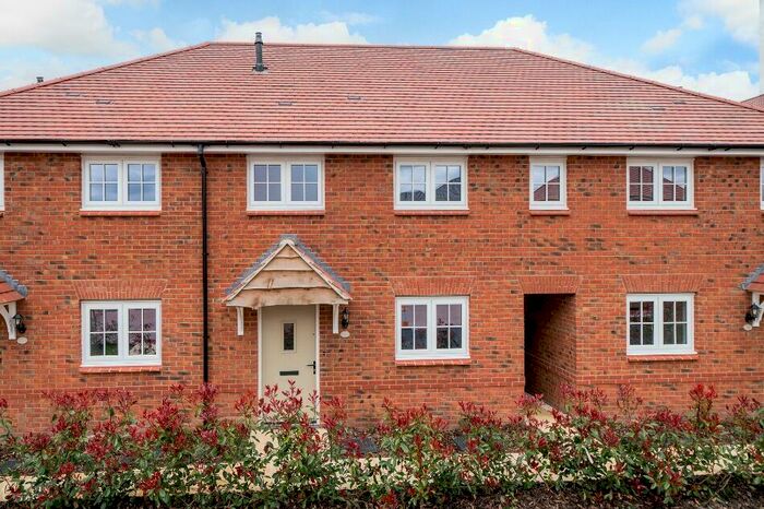 3 Bedroom Terraced House For Sale In Leestone Park, Bolton Lane, Leighton Buzzard, LU7
