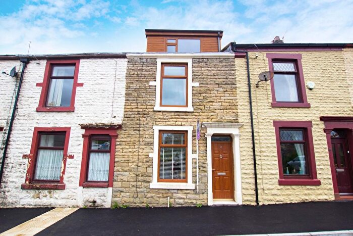3 Bedroom Terraced House To Rent In Knowle Lane, Darwen, BB3