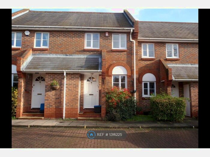 2 Bedroom Terraced House To Rent In Catherine Drive, Richmond TW9
