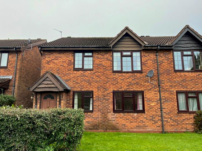 2 Bedroom Maisonette To Rent In Moore Close, Mere Green, Sutton Coldfield, B74