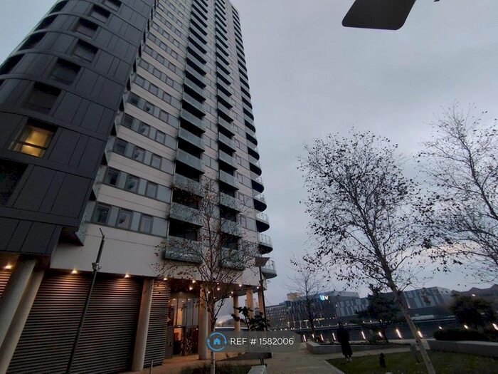 2 Bedroom Flat To Rent In The Heart, Media City Uk, Salford, M50