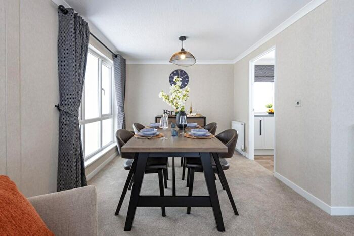 2 Bedroom Park Home For Sale In Burnt House Lane, Newport, Isle Of Wight, Hampshire, PO30