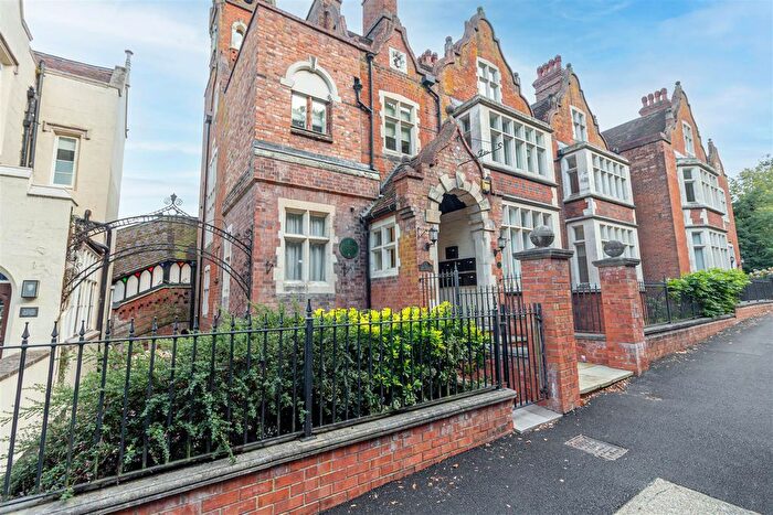 2 Bedroom Flat For Sale In Wells Road, Malvern, WR14