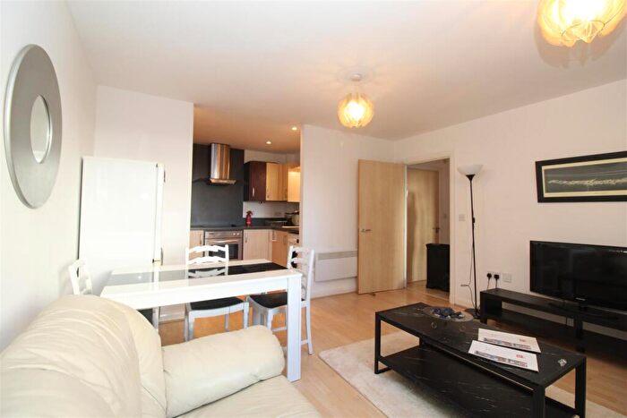 2 Bedroom Flat To Rent In Landmark Place, Churchill Way, Cardiff, CF10