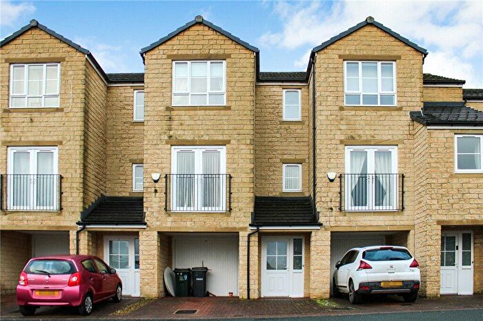 3 Bedroom Town House For Sale In Beech Tree Close, Keighley, BD21