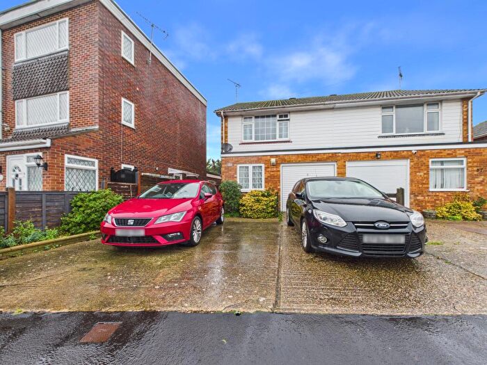 3 Bedroom Semi Detached House For Sale In Dorking Crescent, Cosham, PO6