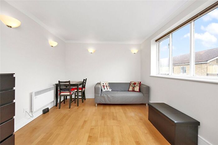 1 Bedroom Flat To Rent In Duckett Street, London, E1