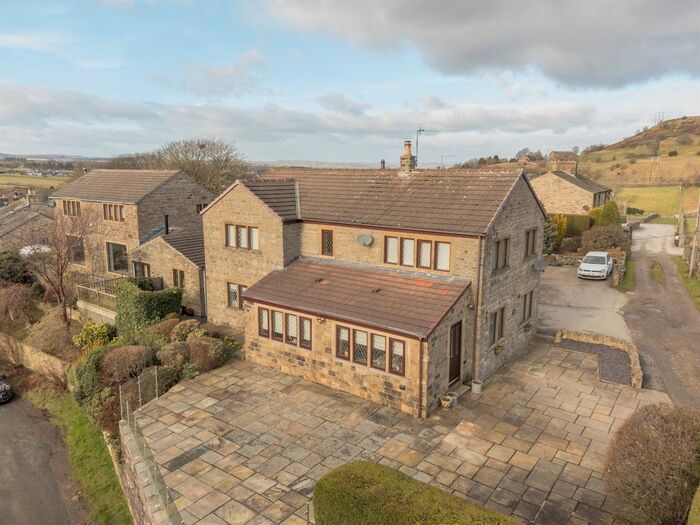 4 Bedroom Detached House For Sale In Snug Lane, Hepworth, Holmfirth HD9