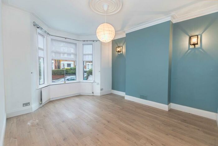 2 Bedroom Apartment To Rent In Roundwood Road, Harlesden, London, NW10