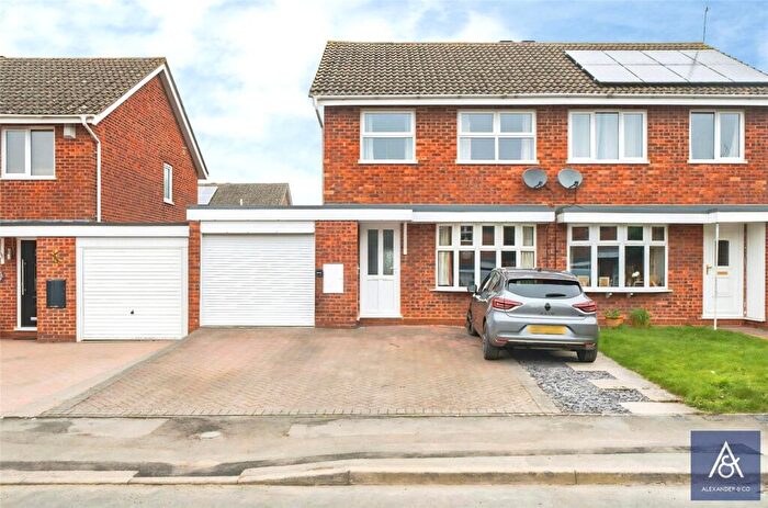 3 Bedroom Semi Detached House For Sale In Eynard Impasse, Brackley, Northamptonshire, NN13