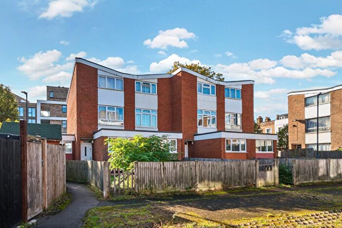 4 Bedroom Terraced House For Sale In Stuart Road, Queens Park, London, NW6