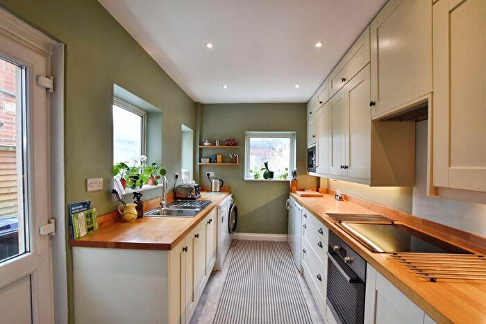 4 Bedroom Terraced House For Sale In Hamilton Road, Salisbury ***Video Tour***, SP1