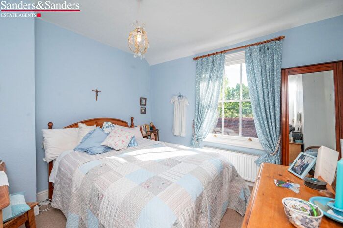 2 Bedroom Cottage For Sale In Bleachfield Street, Alcester, B49