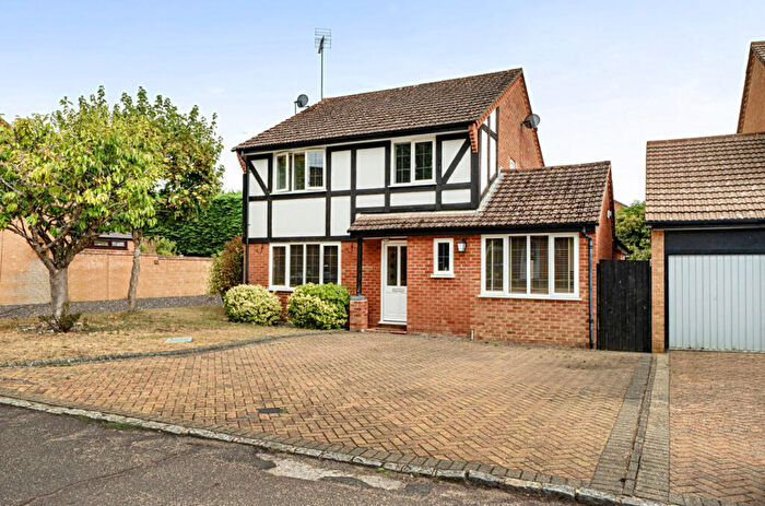 4 Bedroom Detached House For Sale In Pinecroft Road, Wokingham, Berkshire, RG41