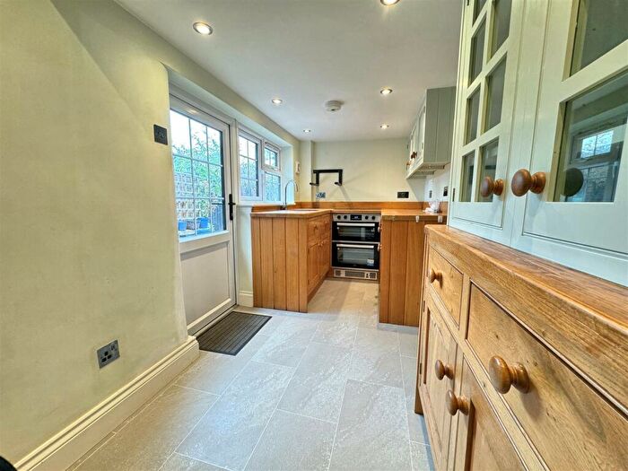 2 Bedroom Cottage To Rent In Terrick Row, Terrick, HP17
