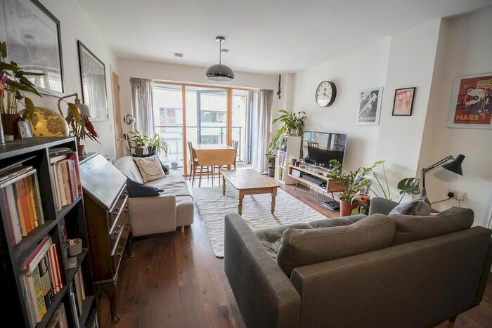 2 Bedroom Flat To Rent In Avonley Road, New Cross, London, SE14