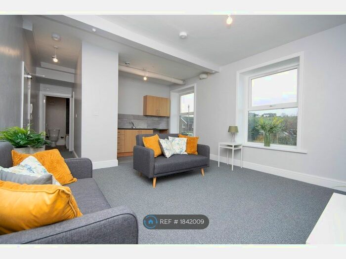 1 Bedroom Flat To Rent In Rochdale Road, Bacup, OL13