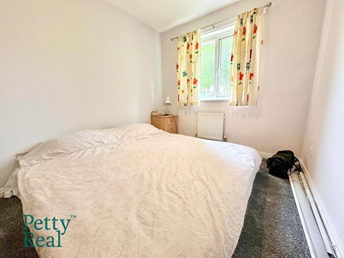 3 Bedroom Semi Detached House For Sale In Wood Clough Platts, Brierfield, BB9