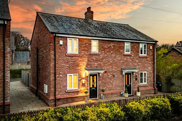 3 Bedroom Semi-Detached House For Sale In Spire View, Davenham, CW9