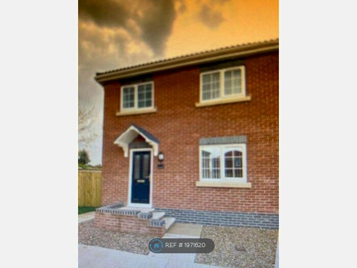 2 Bedroom End Of Terrace House To Rent In Peatland Mews, Thorne, Doncaster, DN8