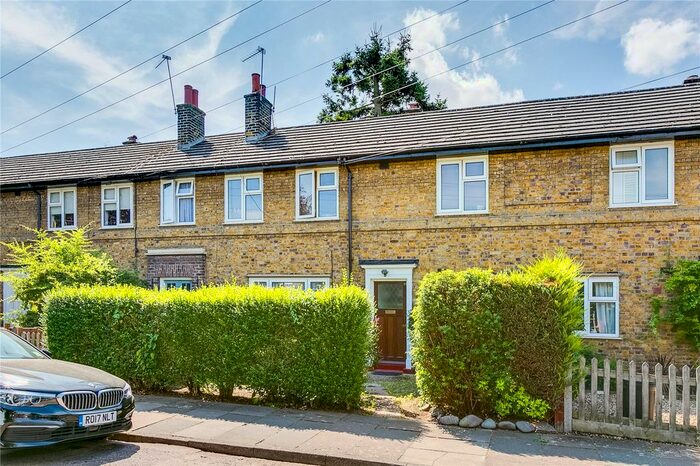 2 Bedroom Terraced House To Rent In Dudley Road, Kew, TW9