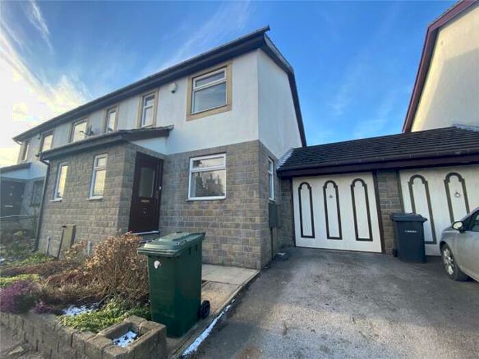 3 Bedroom Property To Rent In Baildon, Shipley, West Yorkshire, BD17