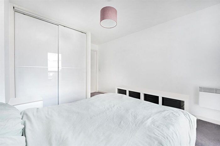 1 Bedroom Flat To Rent In New River Village, Hornsey, N8