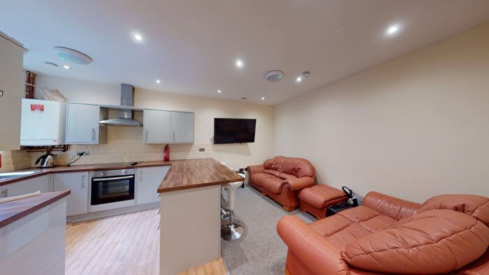 4 Bedroom Flat To Rent In Flat, Ormiston House, Pelham Street, Nottingham, NG1
