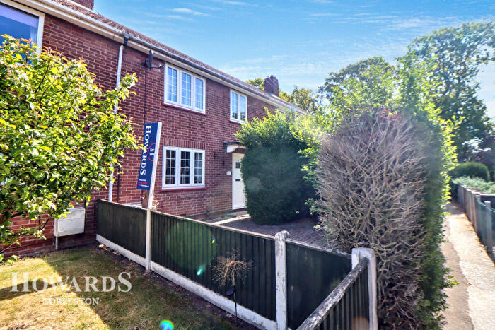 3 Bedroom Terraced House For Sale In Morton Crescent, Bradwell, NR31