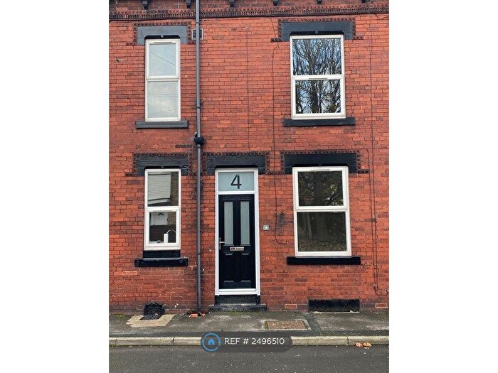 2 Bedroom End Of Terrace House To Rent In Grosmont Terrace, Leeds, LS13