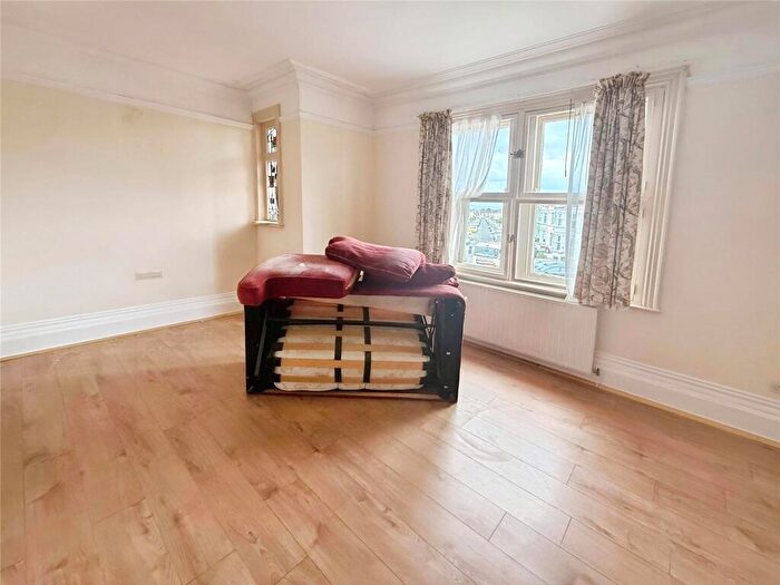 1 Bedroom Flat To Rent In London Road, Portsmouth, Hampshire, PO2