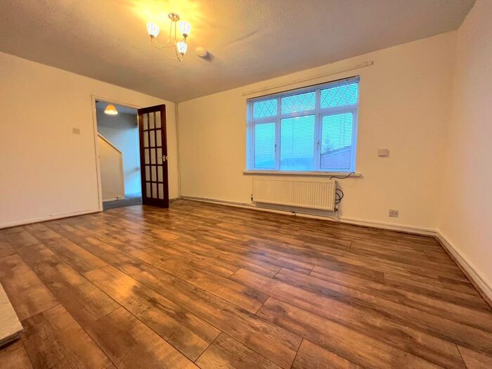 3 Bedroom House To Rent In Bryngolau, Tonyrefail, Porth, CF39