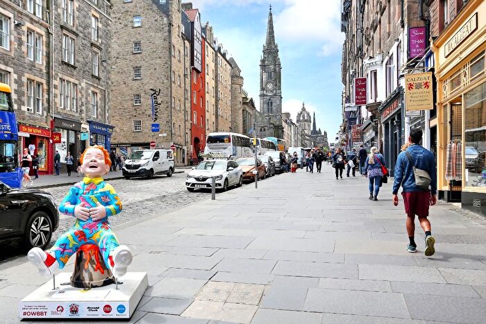 2 Bedroom Flat To Rent In World's End Close, Old Town, Edinburgh, EH1