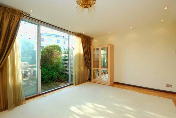 5 Bedroom End Of Terrace House To Rent In Abbey Road, West Hampstead, London, NW6