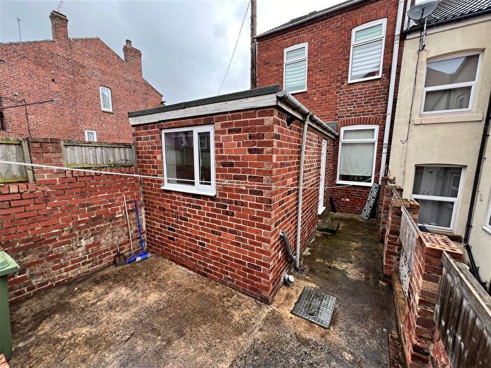 2 Bedroom Terraced House To Rent In Crag Mount, Pontefract, WF8